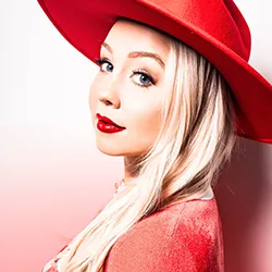 RaeLynn | Blue Gate Theatre | Shipshewana, Indiana